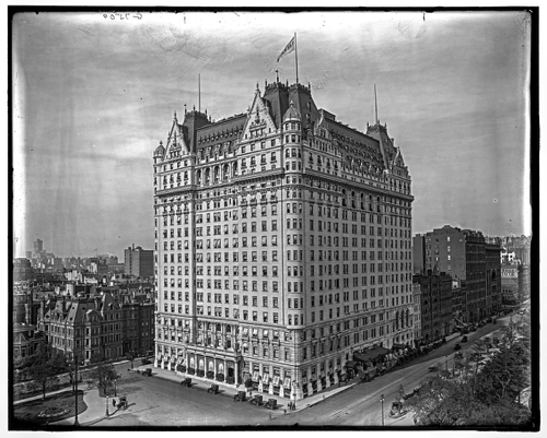 Plaza Hotel, New York, between 1905 and 1915.
